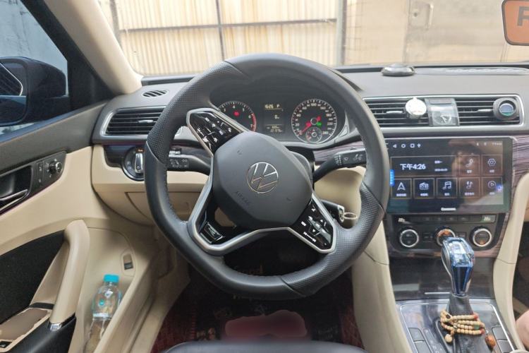 Used Volkswagen Passat 2011 1.8 TSI DSG Prestige Edition Steering Wheel