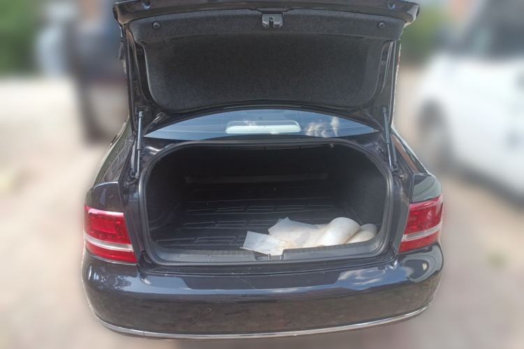 Used Volkswagen Passat 2011 1.8T Automatic Luxury Model Trunk