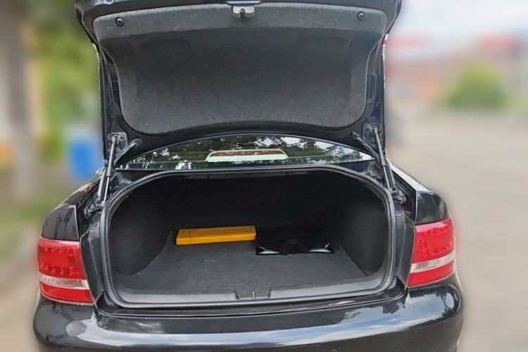Used Volkswagen Passat 2011 1.8T Manual Luxury Model Trunk