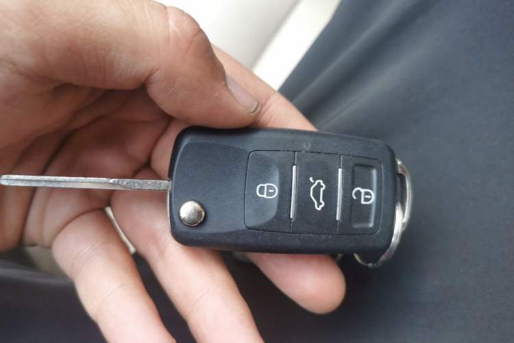 Used Volkswagen Passat 2011 1.8T Automatic Luxury Model Vehicle Key