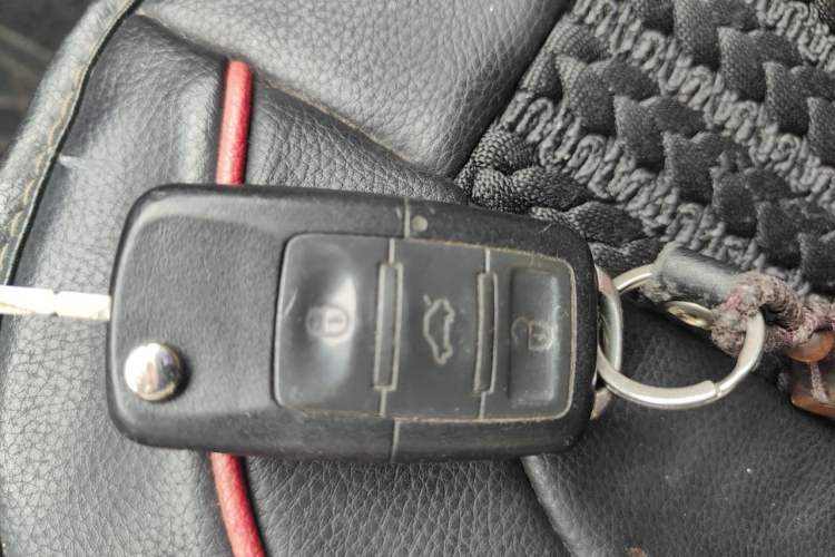 Used Volkswagen Passat 2011 2.0L Manual Luxury Version Vehicle Key