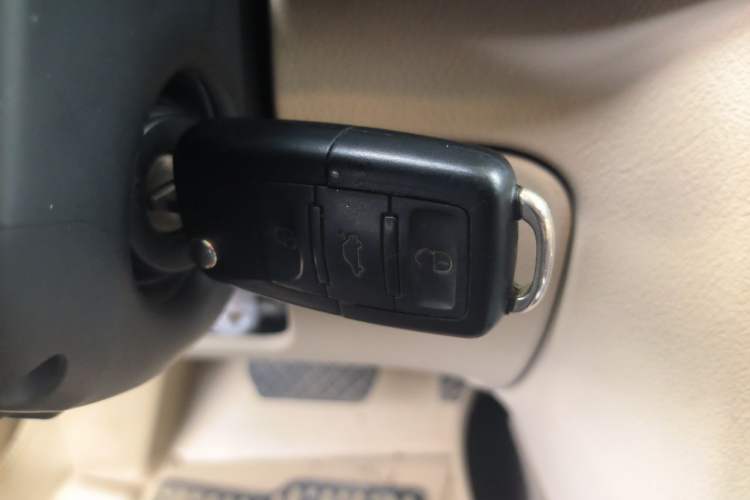 Used Volkswagen Passat 2011 1.8T Automatic Luxury Model Vehicle Key