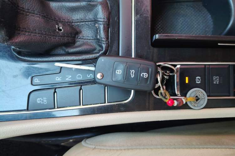 Used Volkswagen Passat 2011 1.8TSI Automatic Prestige Edition Vehicle Key