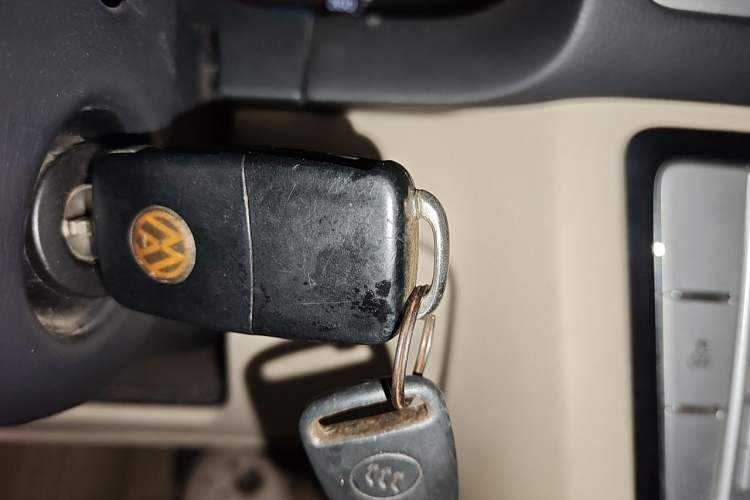 Used Volkswagen Passat 2011 1.8T Automatic Luxury Model Vehicle Key