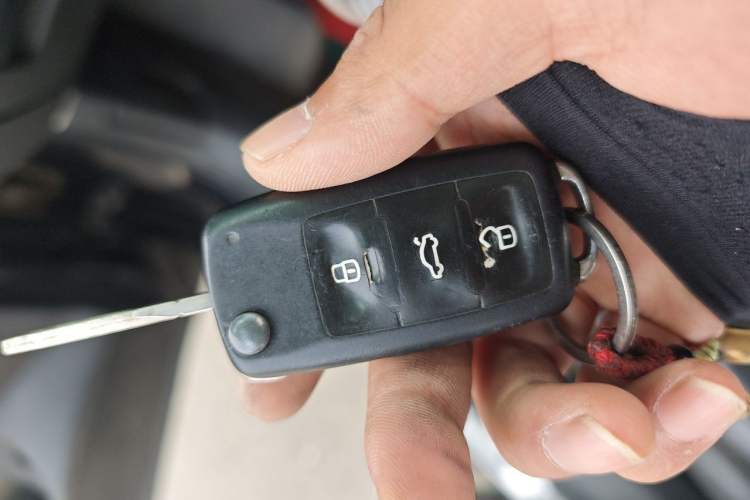 Used Volkswagen Passat 2011 1.4 TSI Manual Luxury Edition Vehicle Key