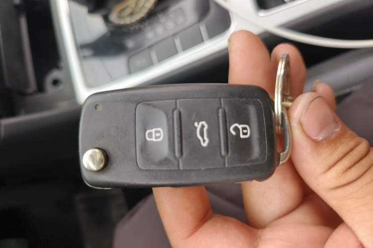 Used Volkswagen Passat 2011 1.8TSI Automatic Prestige Edition Vehicle Key