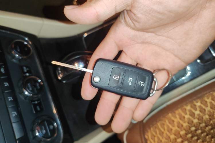 Used Volkswagen Passat 2011 1.8TSI Automatic Prestige Edition Vehicle Key