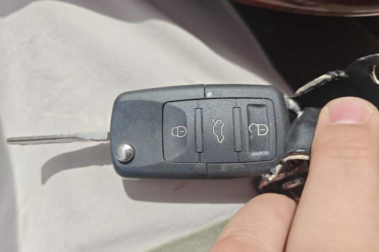 Used Volkswagen Passat 2011 1.8T Automatic Luxury Model Vehicle Key