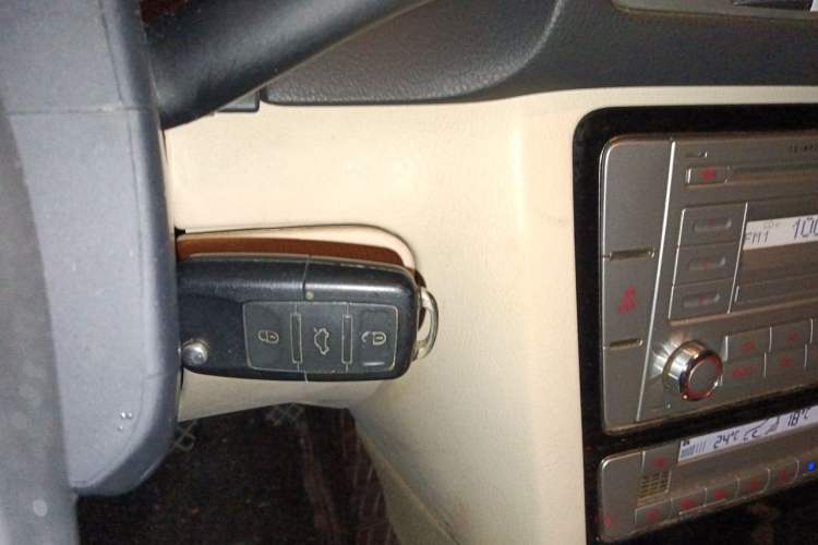 Used Volkswagen Passat 2011 1.8T Automatic Luxury Model Vehicle Key