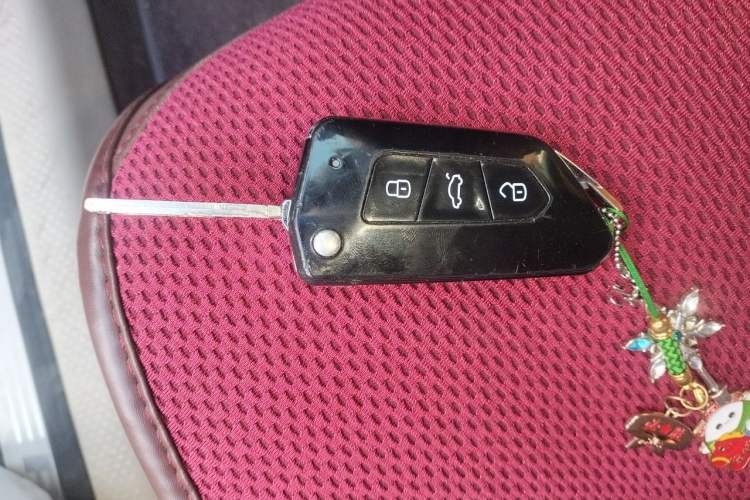 Used Volkswagen Passat 2011 1.8T Automatic Luxury Model Vehicle Key
