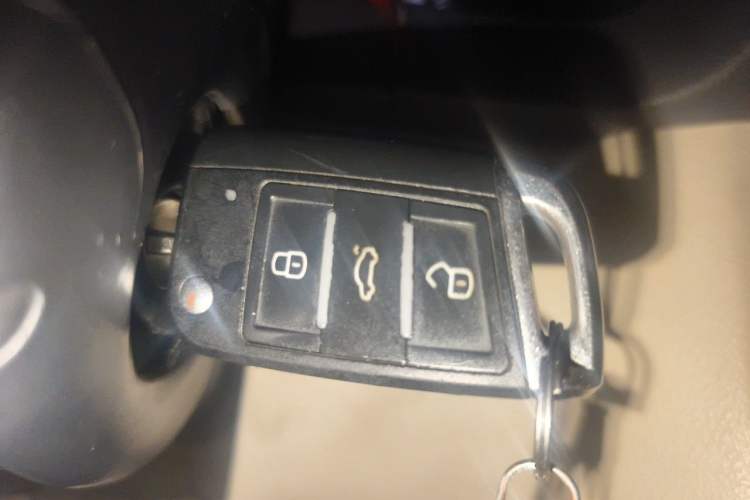 Used Volkswagen Passat 2011 1.8T Automatic Luxury Model Vehicle Key