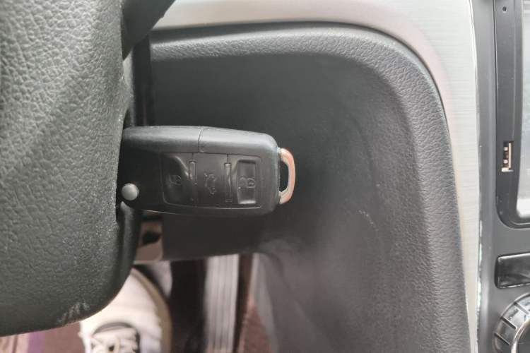 Used Volkswagen Passat 2011 1.8TSI Automatic Prestige Edition Vehicle Key
