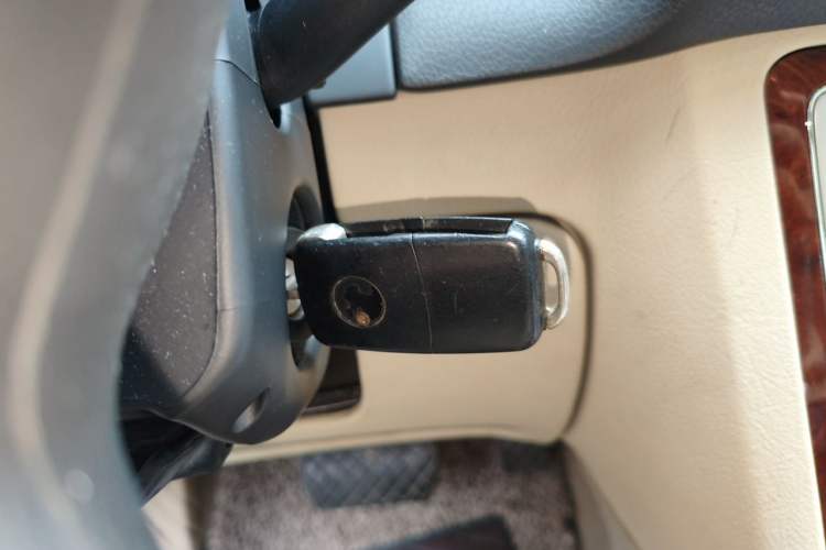 Used Volkswagen Passat 2011 1.8T Automatic Luxury Model Vehicle Key