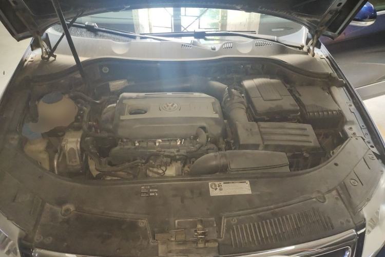 Used Volkswagen Passat 2011 2.0T Touring Edition Comfort Model Engine Bay