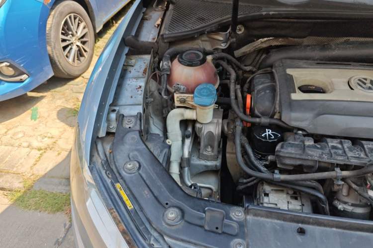 Used Volkswagen Passat 2011 2.0 TSI DSG Premium Edition Engine Bay Right
