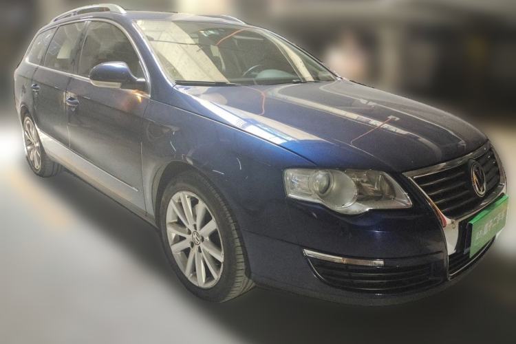 Used Volkswagen Passat 2011 2.0T Touring Edition Comfort Model Front Right 45 Deg