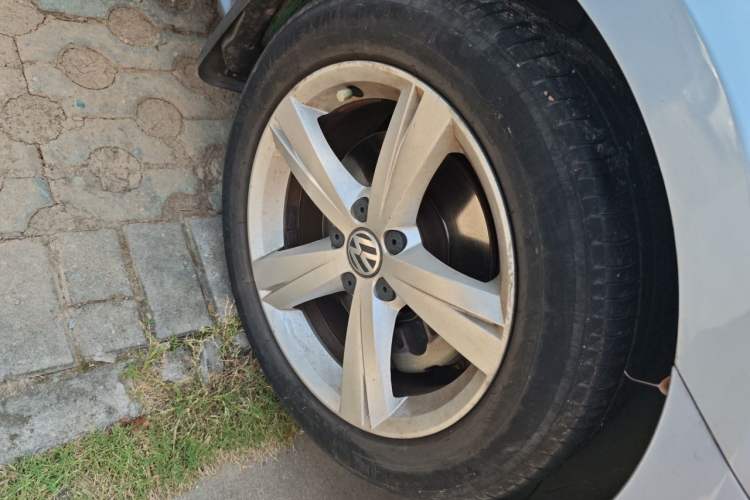 Used Volkswagen Passat 2011 2.0 TSI DSG Premium Edition Right Front Wheel Hub
