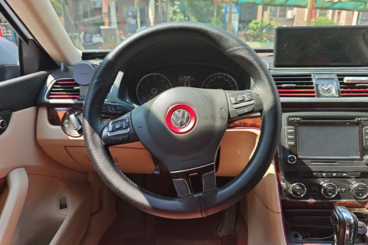 Used Volkswagen Passat 2011 2.0 TSI DSG Premium Edition Steering Wheel