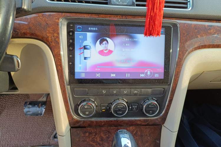 Used Volkswagen Passat 2011 1.8 TSI DSG Prestige Edition Audio And AC Panel