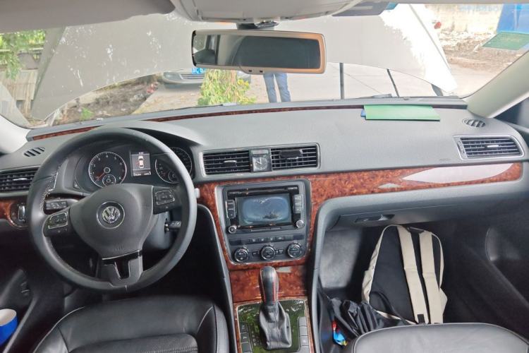 Used Volkswagen Passat 2011 1.8TSI DSG Prestige Edition Center Console