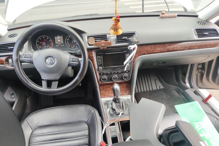 Used Volkswagen Passat 2011 1.8TSI DSG Prestige Edition Center Console