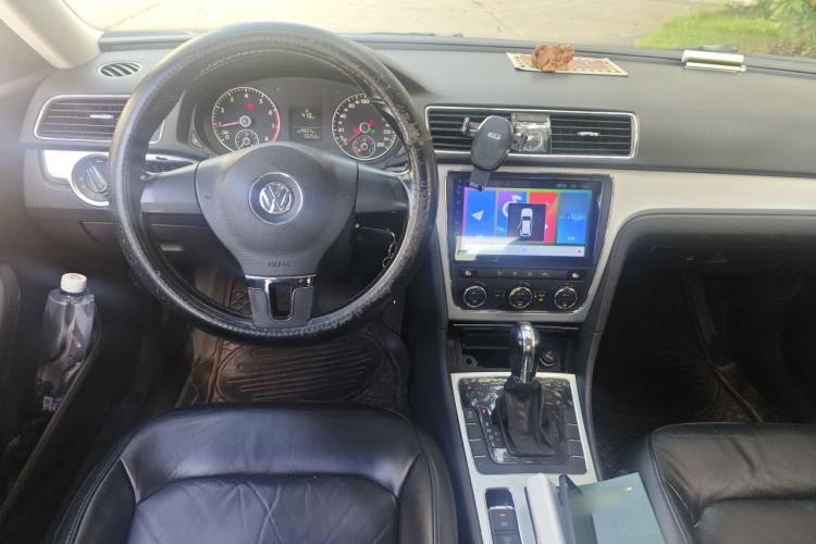 Used Volkswagen Passat 2011 1.8 TSI DSG Prestige Edition Center Console