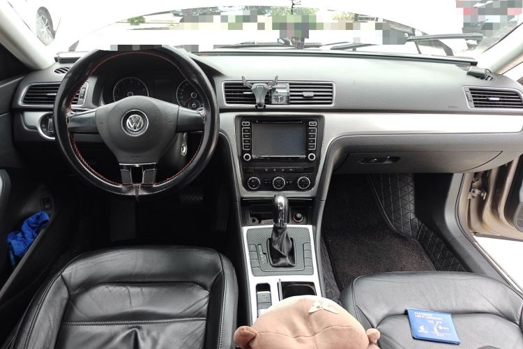 Used Volkswagen Passat 2011 1.8TSI Automatic Prestige Edition Center Console