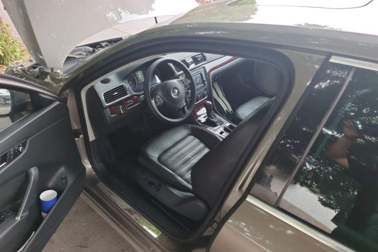 Used Volkswagen Passat 2011 1.8TSI DSG Prestige Edition Driver Seat