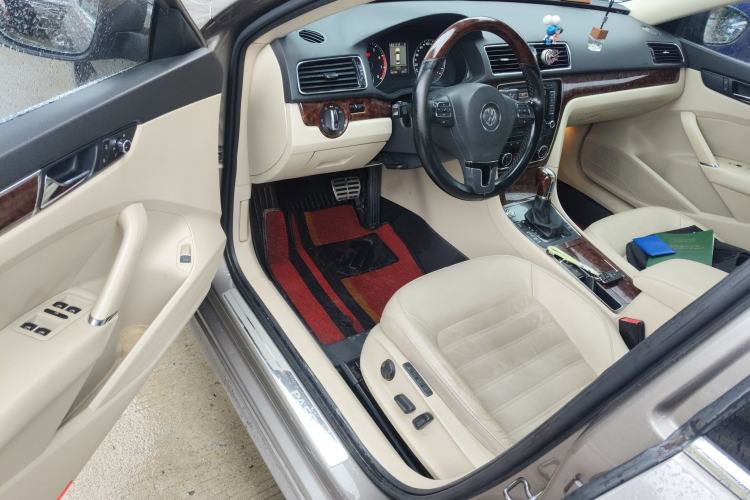 Used Volkswagen Passat 2011 2.0 TSI DSG Ultimate Edition Driver Seat