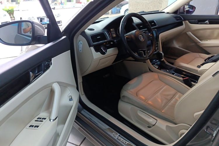 Used Volkswagen Passat 2011 1.8 TSI DSG Prestige Edition Driver Seat