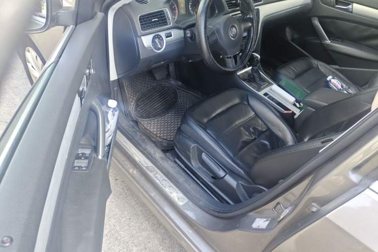 Used Volkswagen Passat 2011 1.8 TSI DSG Prestige Edition Driver Seat