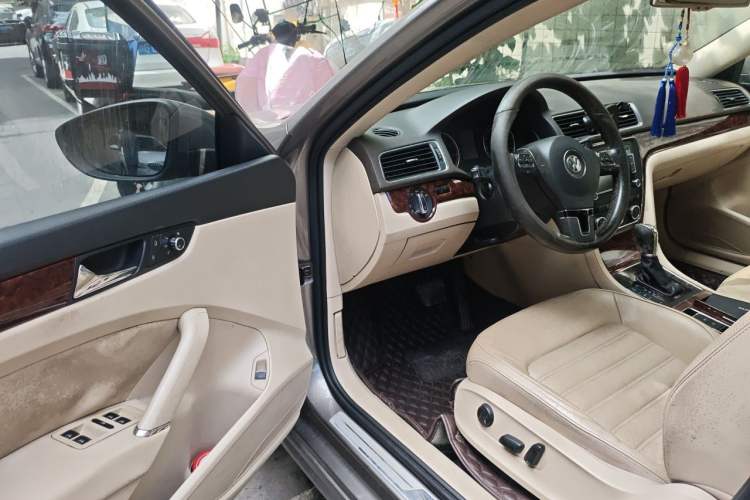 Used Volkswagen Passat 2011 2.0 TSI DSG Premium Edition Driver Seat