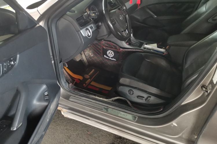 Used Volkswagen Passat 2011 1.8 TSI DSG Ultimate Edition Driver Seat