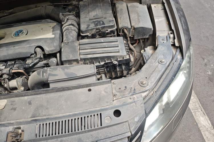 Used Volkswagen Passat 2011 2.0 TSI DSG Premium Edition Engine Bay Left