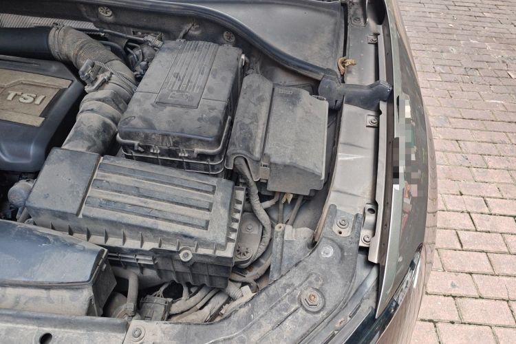 Used Volkswagen Passat 2011 1.8 TSI DSG Prestige Edition Engine Bay Left