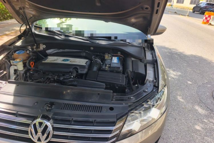 Used Volkswagen Passat 2011 1.8TSI Automatic Prestige Edition Engine Bay Left