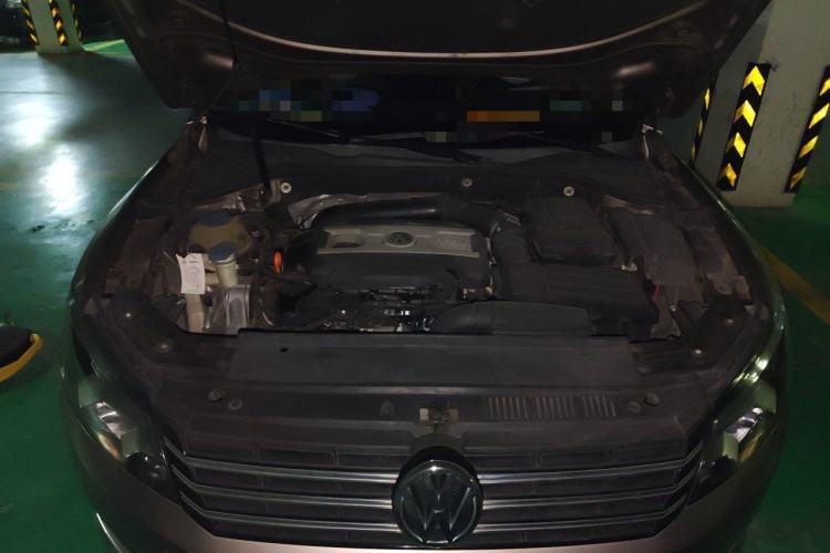 Used Volkswagen Passat 2011 1.8TSI Automatic Prestige Edition Engine Bay