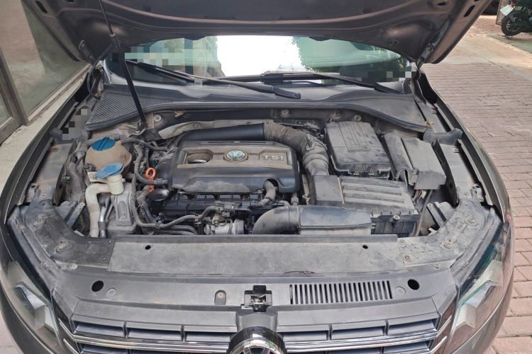 Used Volkswagen Passat 2011 1.8 TSI DSG Prestige Edition Engine Bay