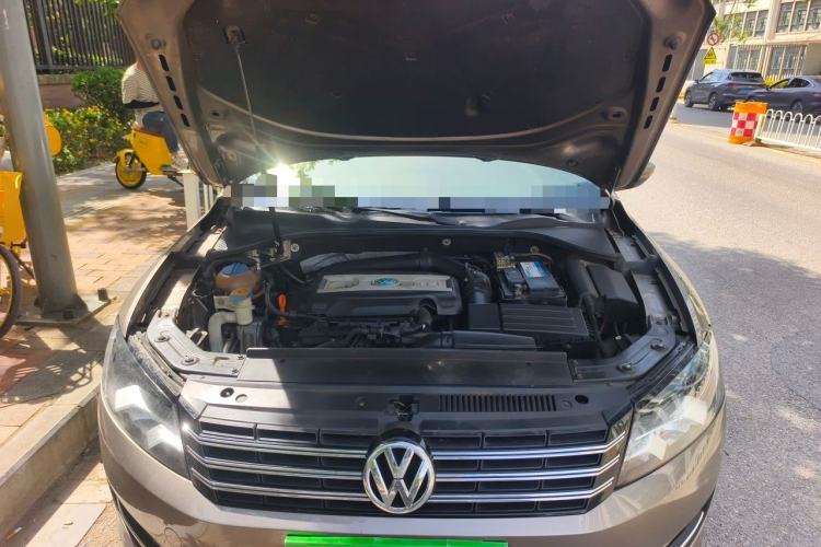 Used Volkswagen Passat 2011 1.8TSI Automatic Prestige Edition Engine Bay