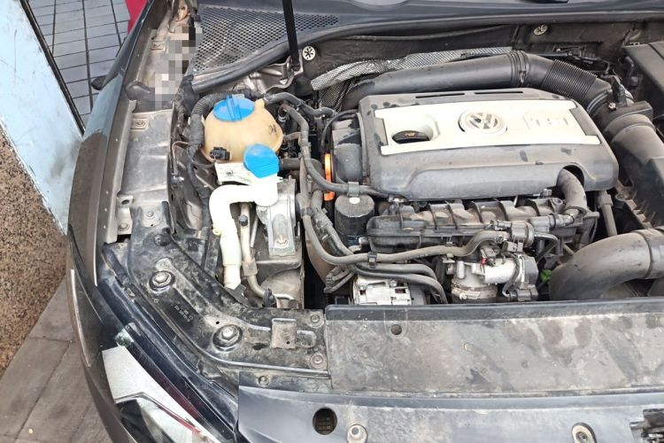 Used Volkswagen Passat 2011 1.8 TSI DSG Prestige Edition Engine Bay Right