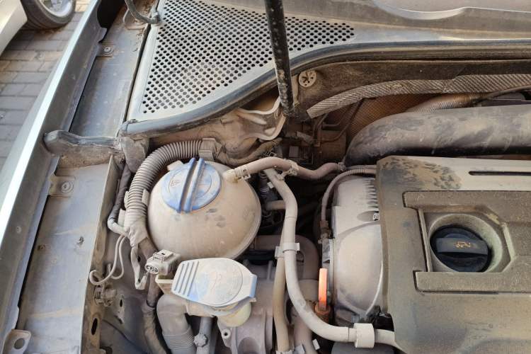 Used Volkswagen Passat 2011 1.8 TSI DSG Prestige Edition Engine Bay Right