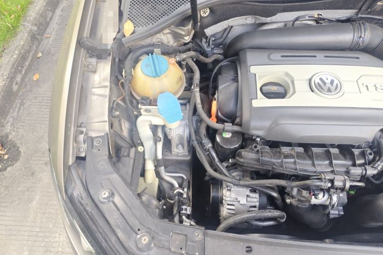 Used Volkswagen Passat 2011 1.8 TSI DSG Prestige Edition Engine Bay Right