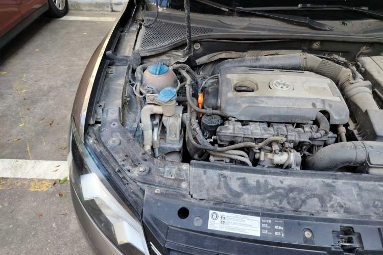 Used Volkswagen Passat 2011 1.8 TSI DSG Prestige Edition Engine Bay Right