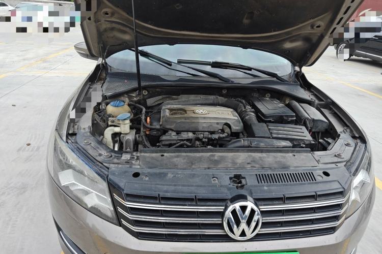 Used Volkswagen Passat 2011 1.8TSI Automatic Prestige Edition Engine Bay Right