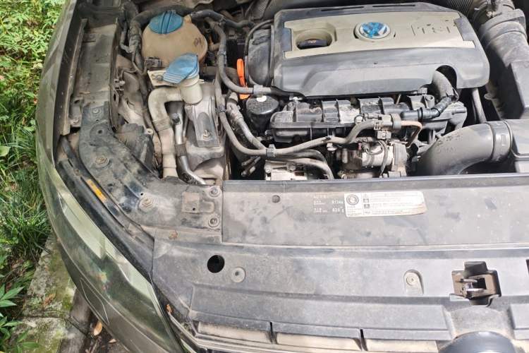 Used Volkswagen Passat 2011 2.0 TSI DSG Premium Edition Engine Bay Right
