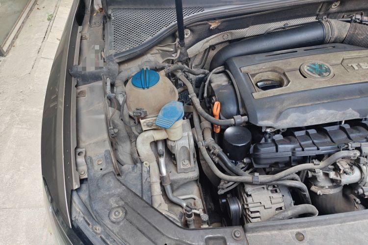 Used Volkswagen Passat 2011 1.8 TSI DSG Prestige Edition Engine Bay Right
