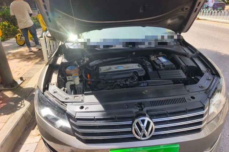 Used Volkswagen Passat 2011 1.8TSI Automatic Prestige Edition Engine Bay Right