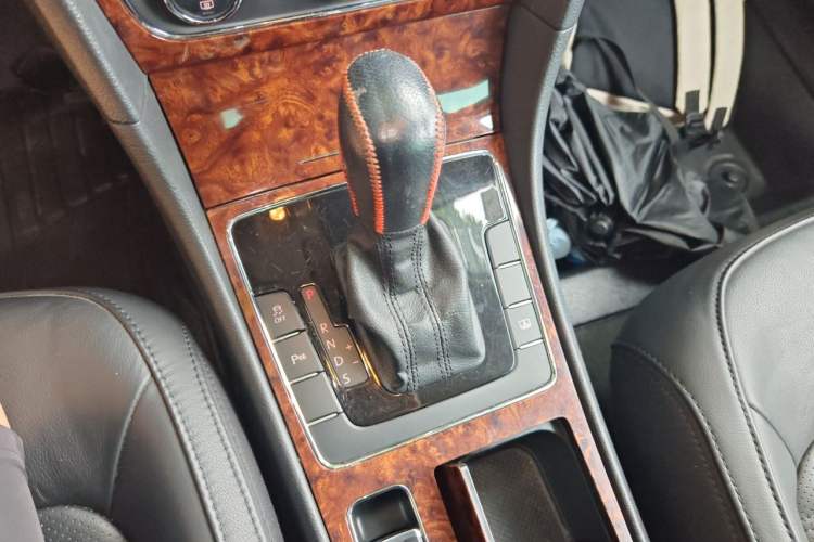 Used Volkswagen Passat 2011 1.8TSI DSG Prestige Edition Gear Lever