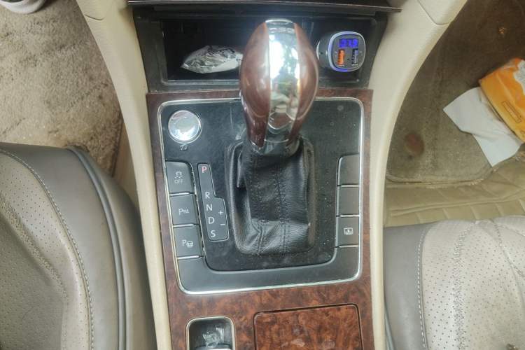 Used Volkswagen Passat 2011 1.8 TSI DSG Ultimate Edition Gear Lever