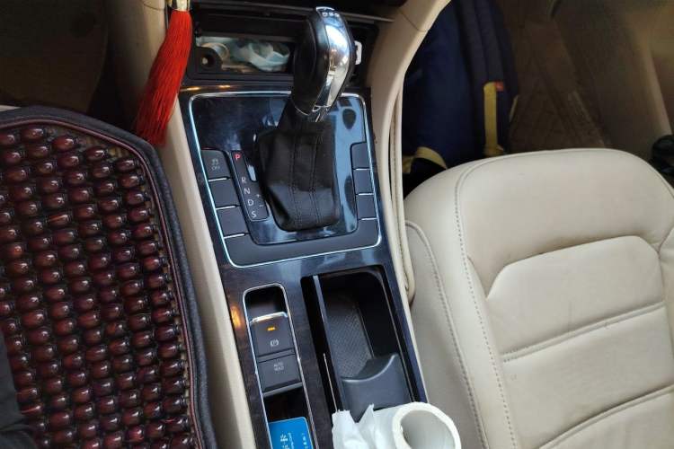 Used Volkswagen Passat 2011 1.8 TSI DSG Prestige Edition Gear Lever